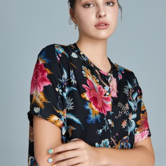Silk shirt with black string flower